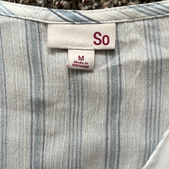 SO Tunic Style Front Twist Blue & White Striped Boho Blouse Top, Size Medium - Picture 10 of 13